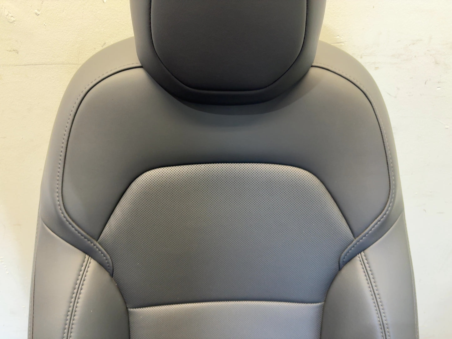 2025-2026 Tesla Model 3 Highland Front Right Seat Assembly 7754324-01-B