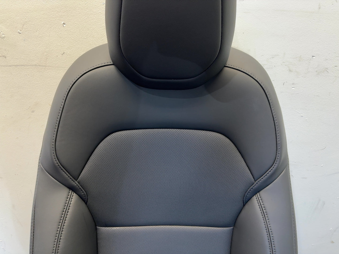 2025-2026 Tesla Model 3 Highland Front Right Seat Assembly 7754324-01-B