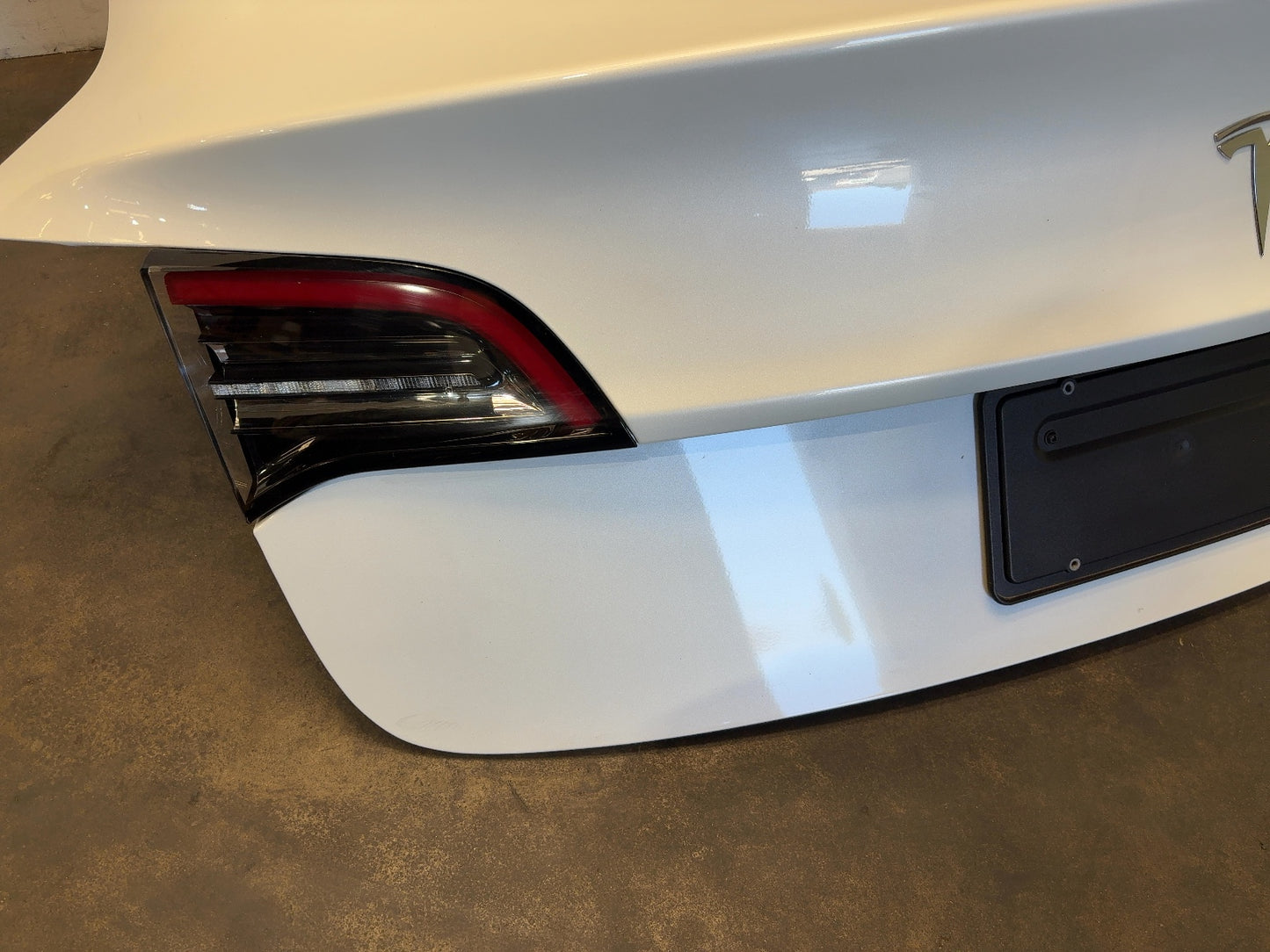 2021-2023 Tesla Model 3 Trunk Lid Assembly 1601460-E0-A
