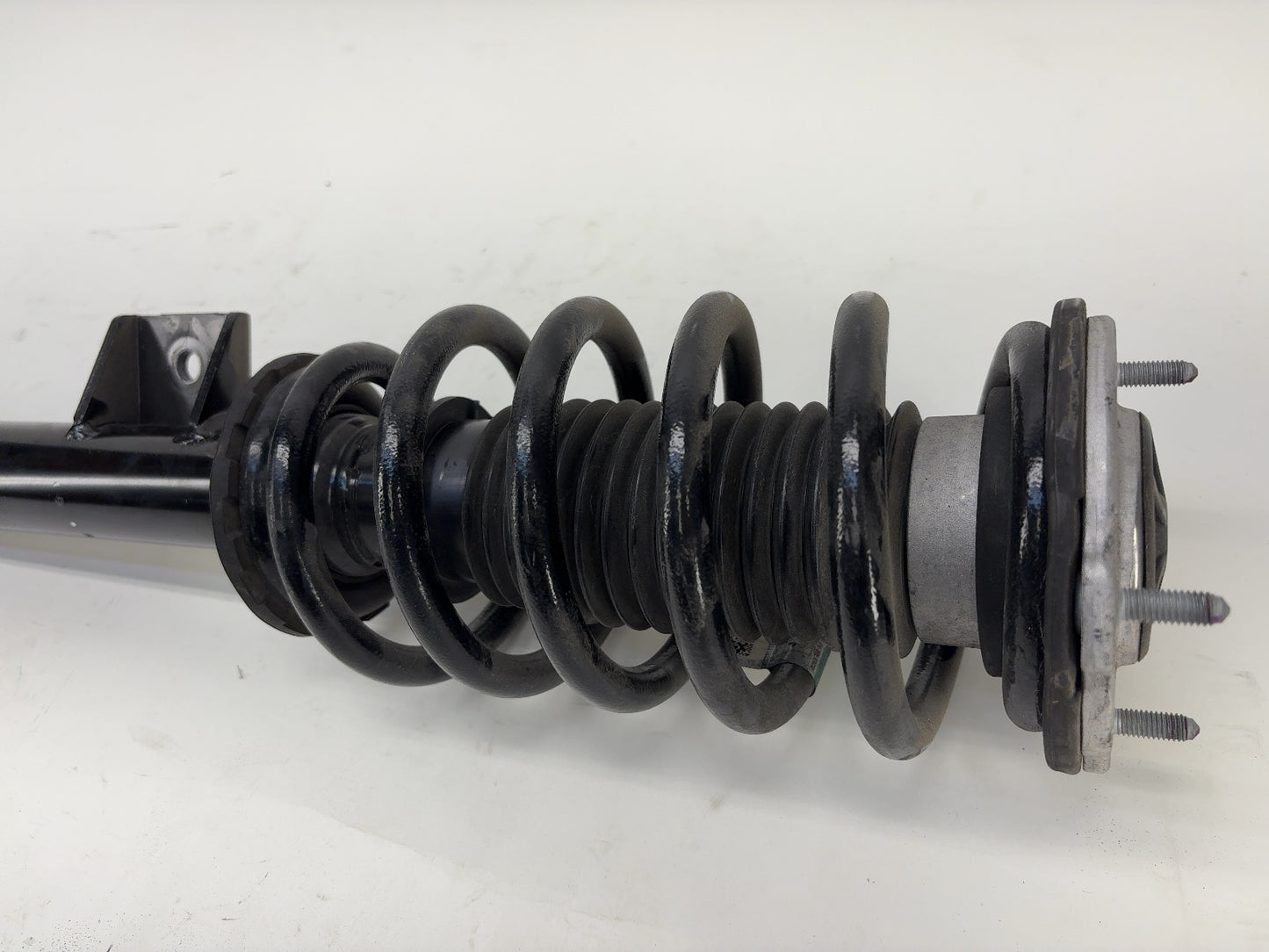 2018 Tesla Model 3 Front Right Strut Absorber 1044369-01-E