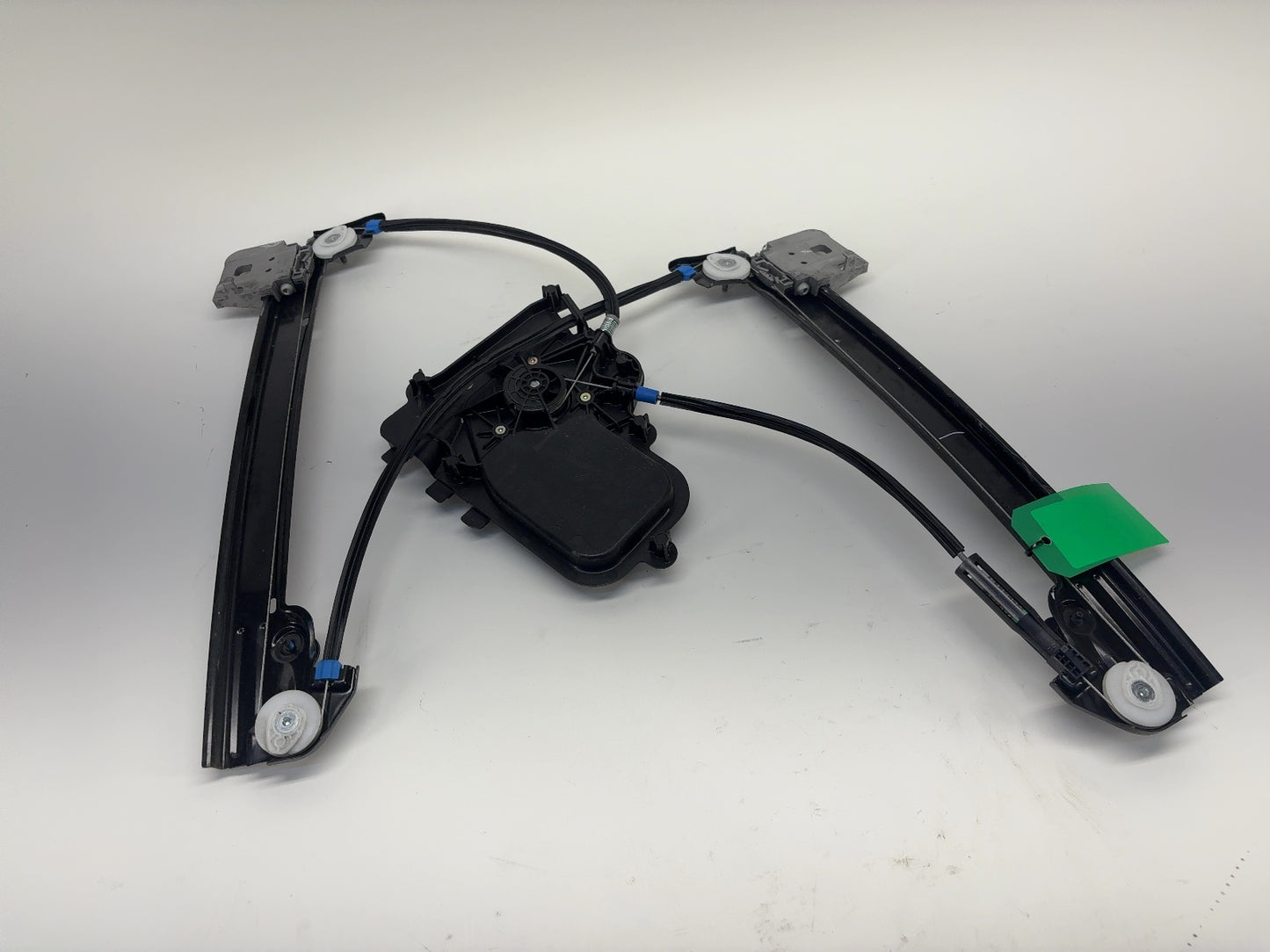 2018 Tesla Model 3 Front Right Door Window Regulator 1096621-01-F