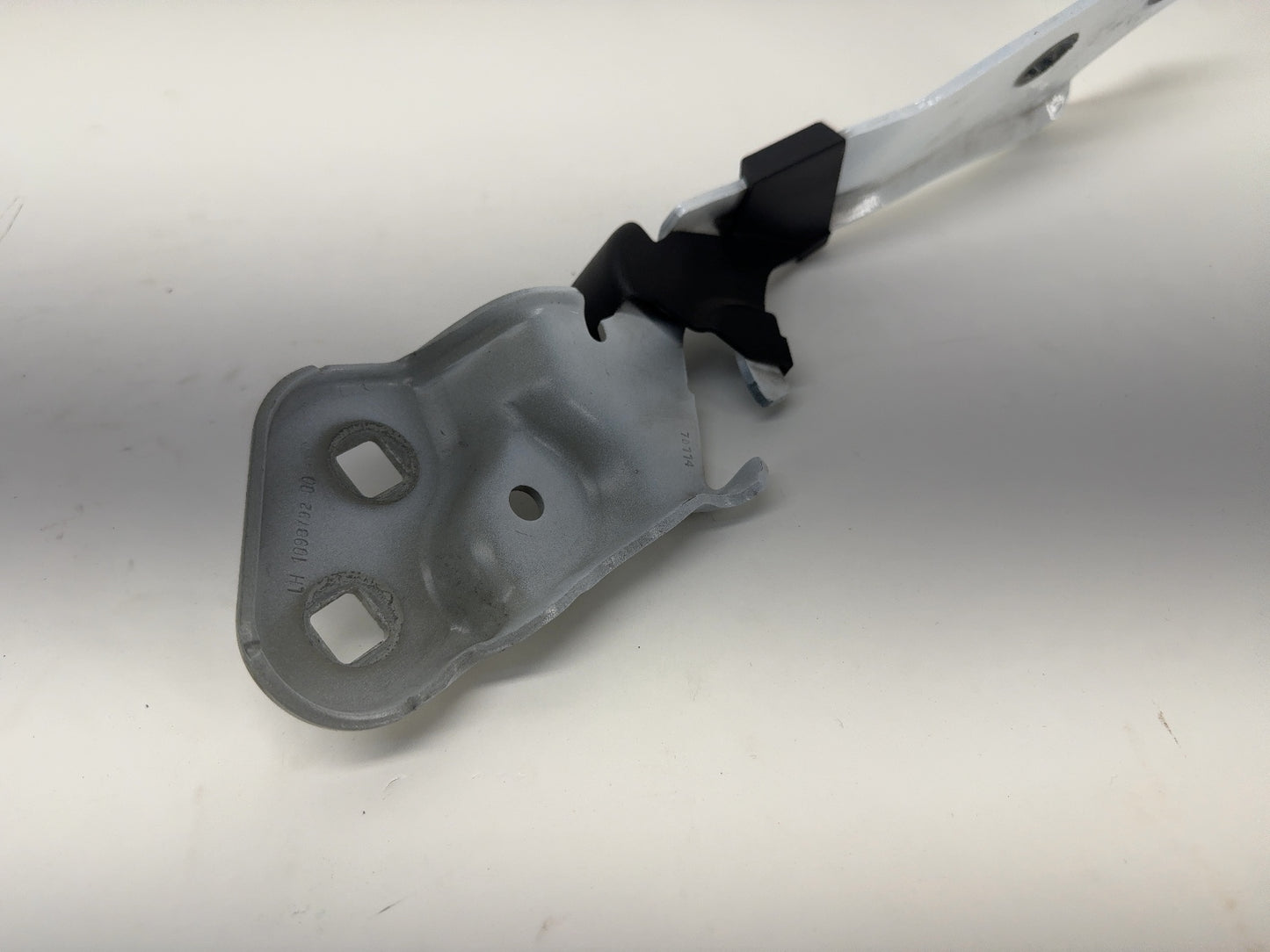 2023 Tesla Model 3 Left Hood Hinge 1098792-00-D