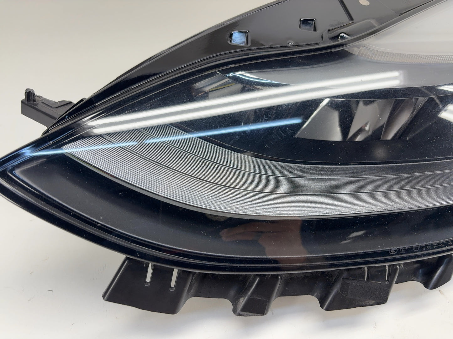 2023 Tesla Model 3 Left Headlamp 1514952-00-D