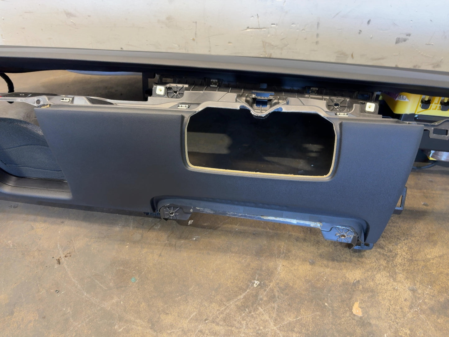 2020-2025 Tesla Model 3 Dash Panel With Airbag 1077823-00-G