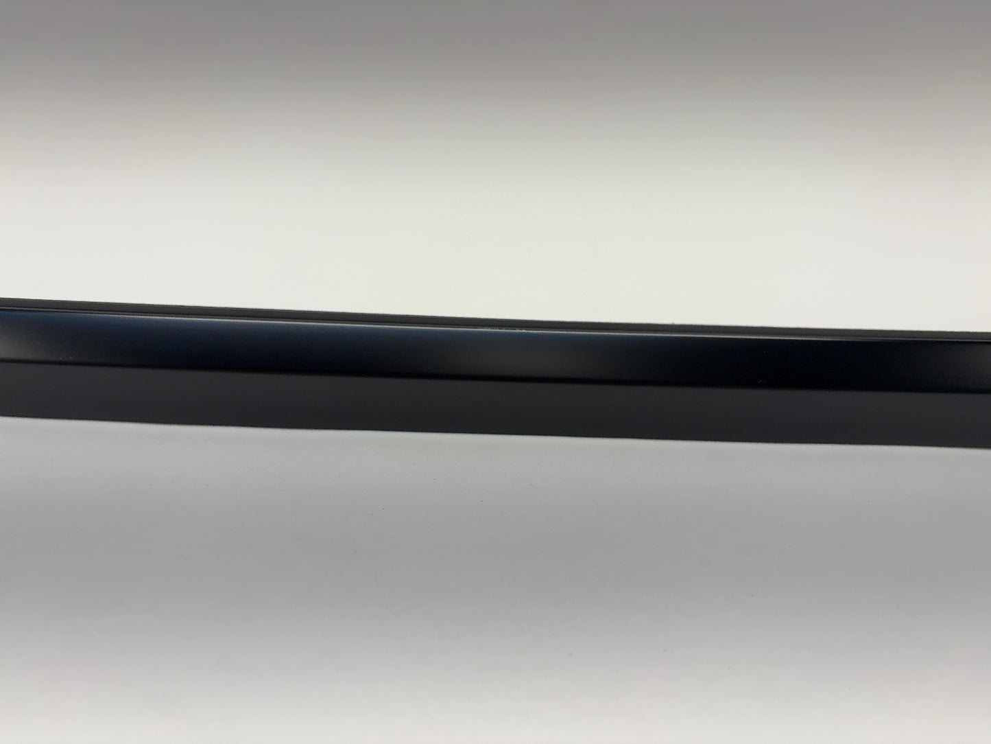 2024 Tesla Model Y Rear Right Door Belt Molding 1495721-00-E