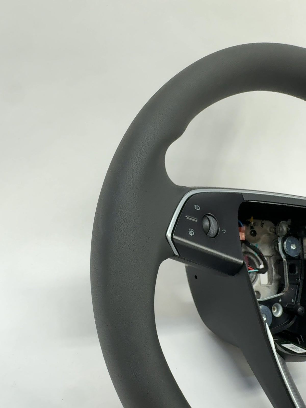 2025-2026 Tesla Model Y Juniper Steering Wheel Pur Leather 2003660-00-G