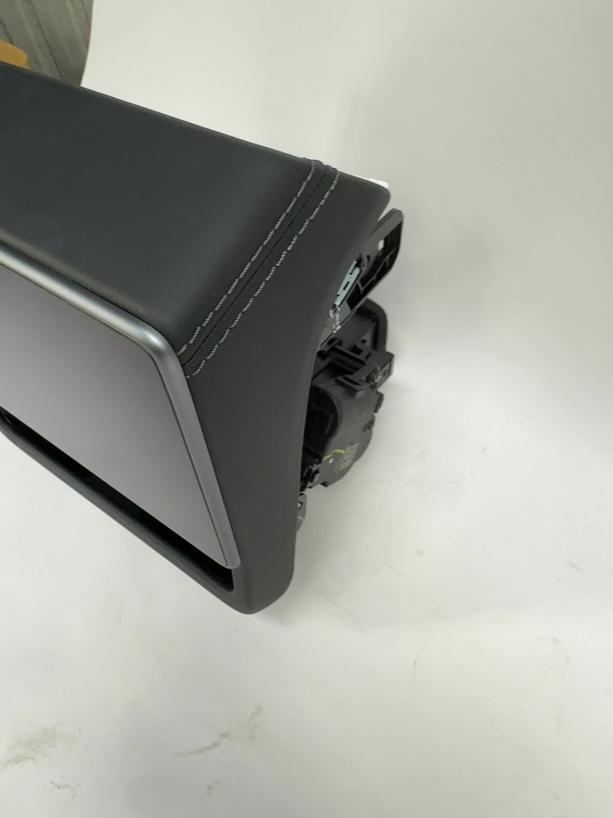 2024-2026 Tesla Model Y Juniper Rear Display 1875931-00-D