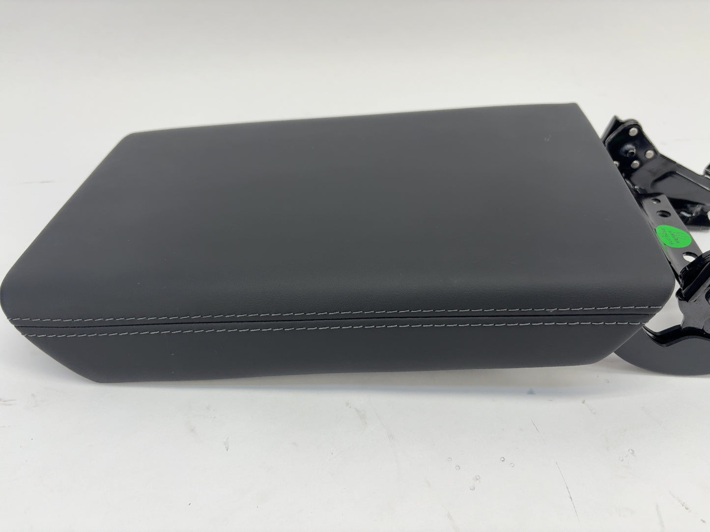 2026 Tesla Model Y Juniper Center Console Armrest 1987591-50-F