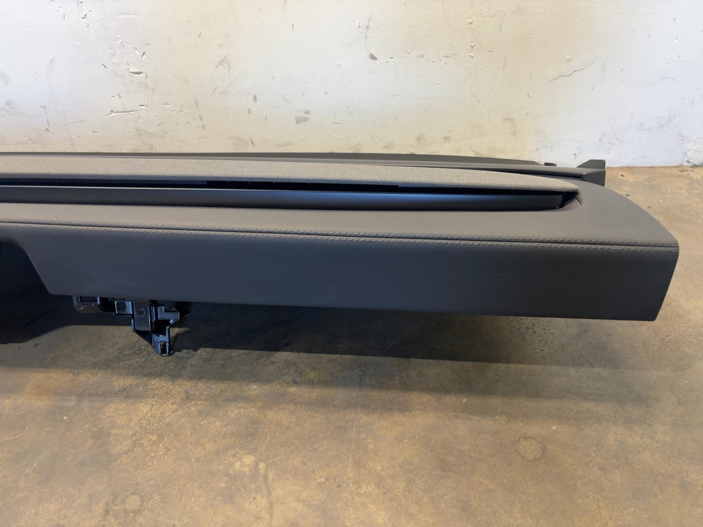 2026 Tesla Model Y Juniper Dash Panel With Airbag 2032385-59-E