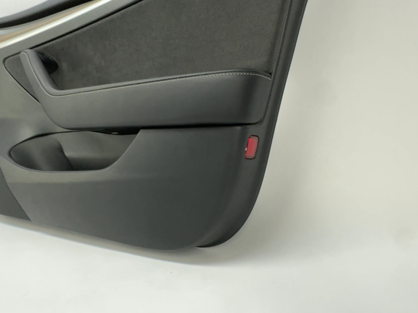 2021-2023 Tesla Model 3 Front Right Door Panel 1588127-01-D