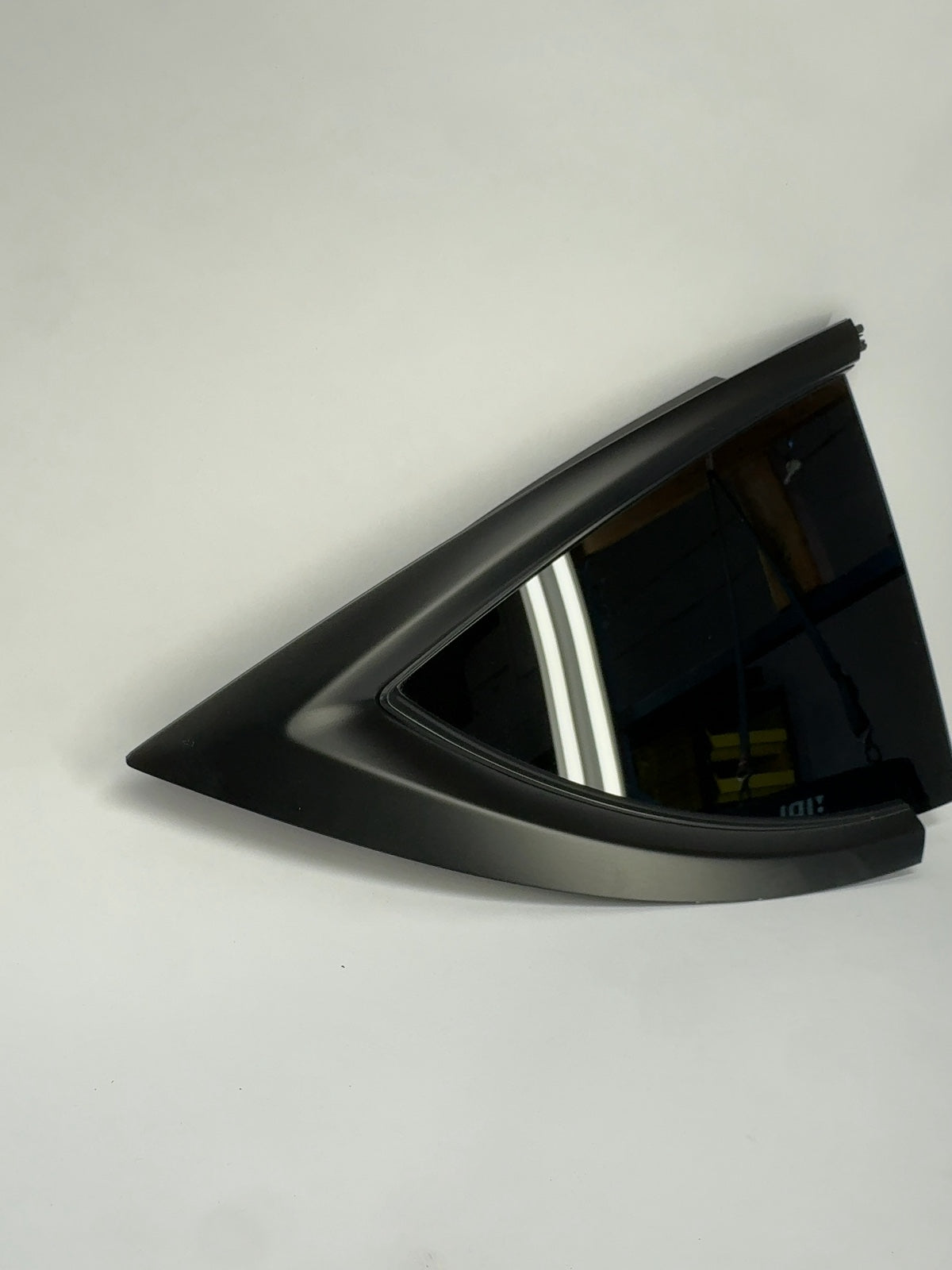 2023-2025 Tesla Model Y Right Quarter Glass 1495741-00-J