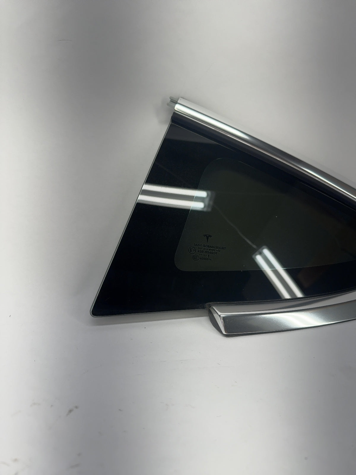 2018-2019 Tesla Model 3 Rear Quarter Glass Left 1098757-00-F