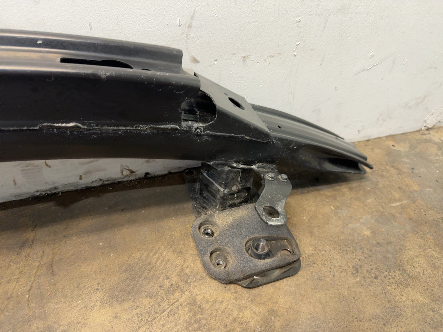 2019 Tesla Model S Front Reinforcement Bar 1060976-00-H