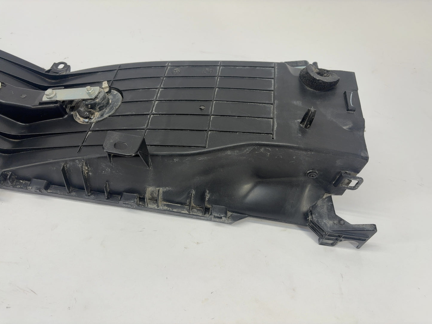 2019 Tesla Model S Center Ducting Rear 1058073-00-B
