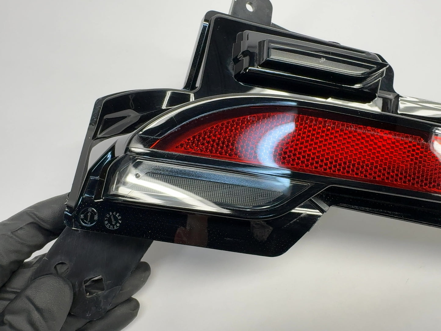 2025-2026 Tesla Model Y Juniper Rear Bumper Light Left 1979444-10-D
