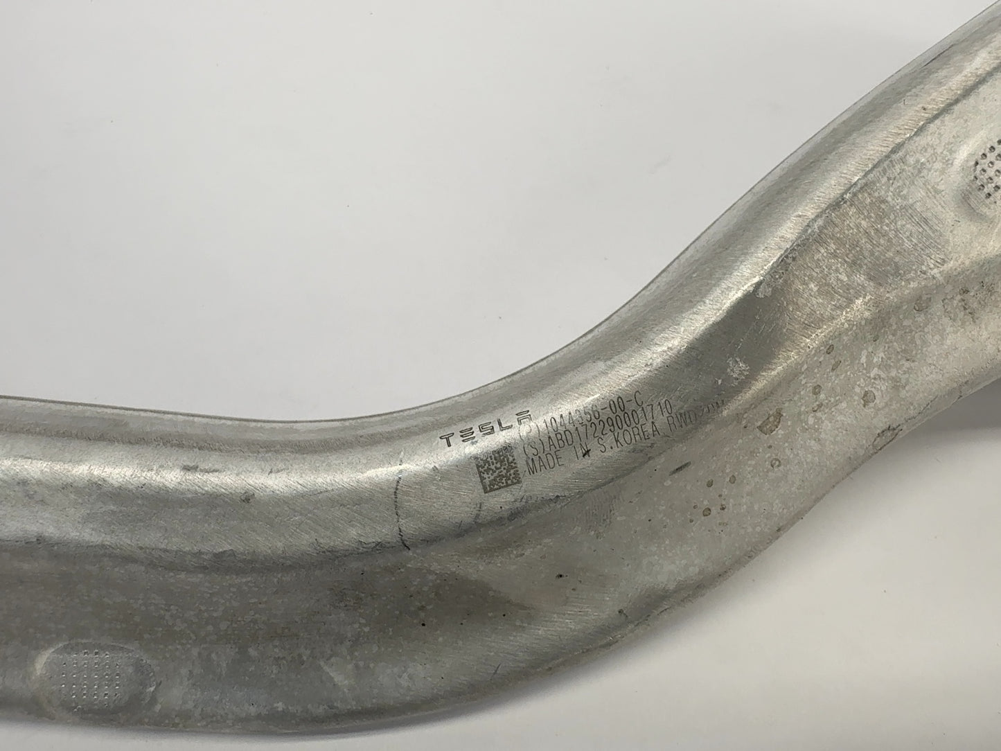 2018 Tesla Model 3 Front Right Lower Control Arm Curved 1044356-00-C
