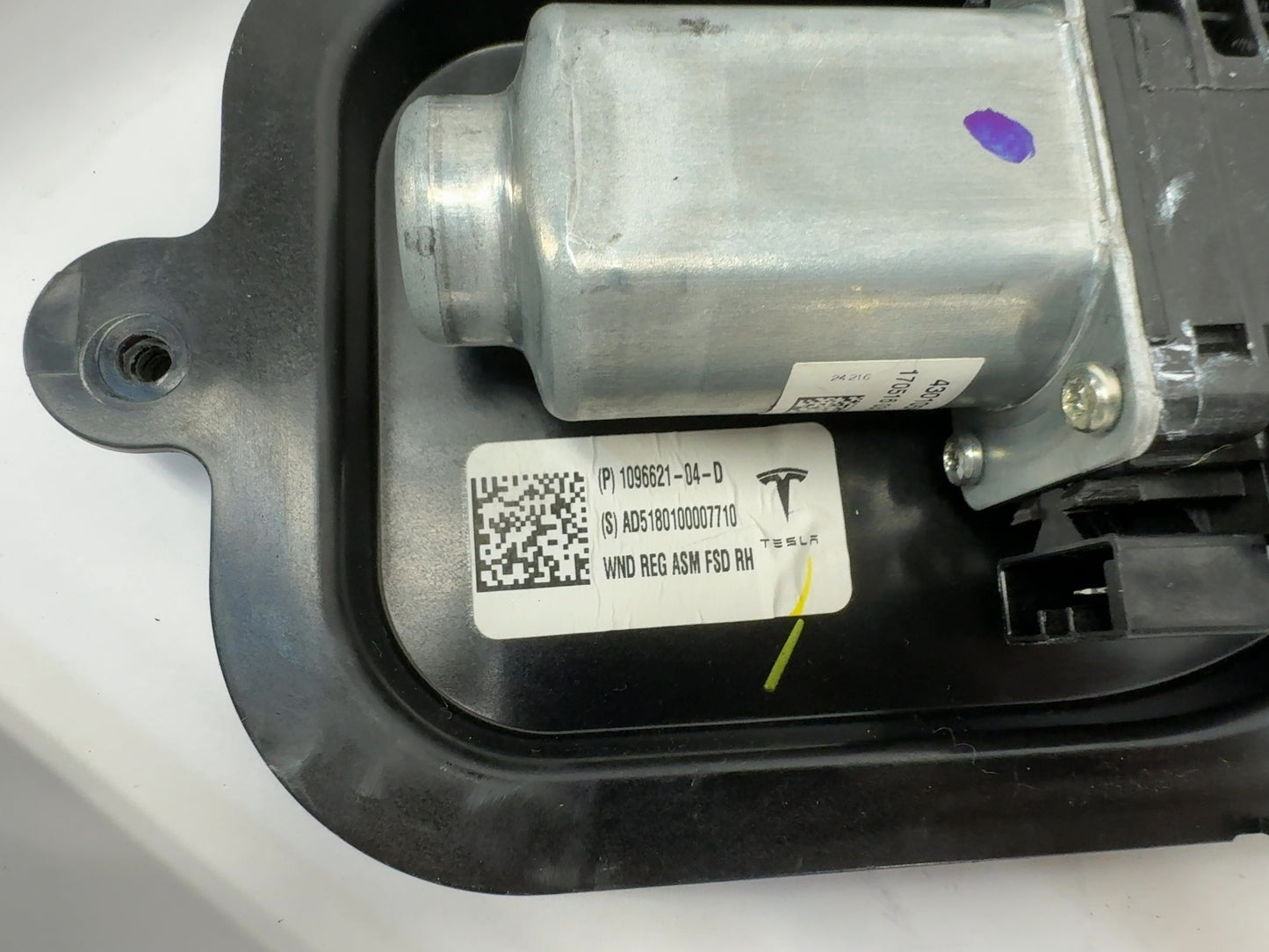 2018 Tesla Model 3 Front Right Door Window Regulator 1096621-04-D