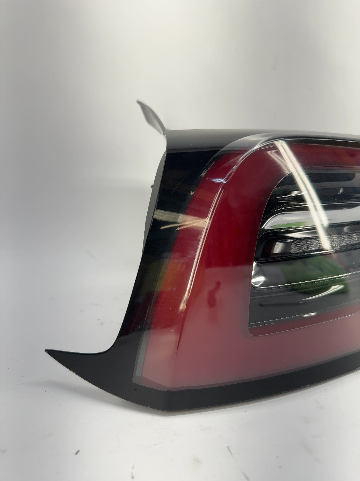 2021-2023 Tesla Model 3 Tail Lamp Rear Bodyside Left 1077397-00-H