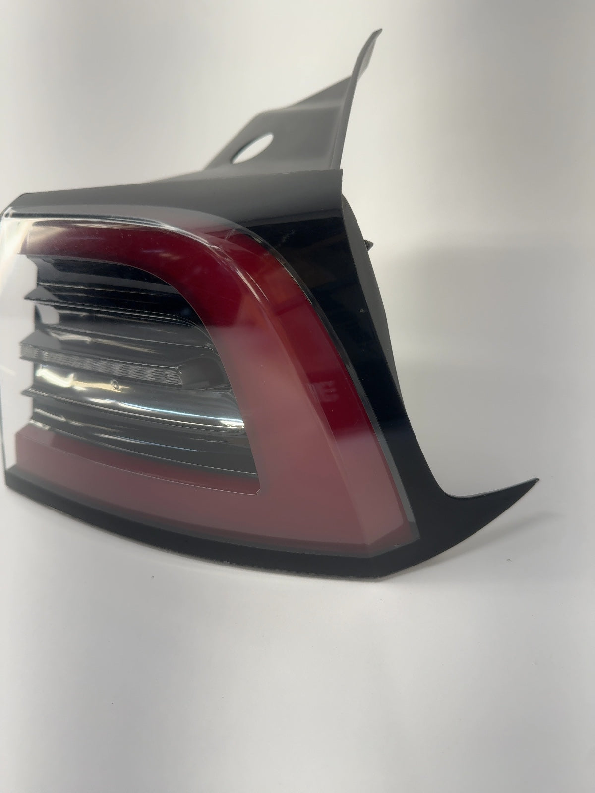 2021-2023 Tesla Model 3 Tail Lamp Rear Bodyside Right 1077398-00-H