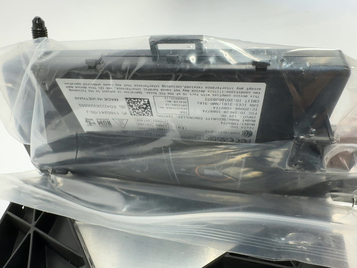 2022-2023 Tesla Model 3 Car Computer With Security Module 1681271-00-G