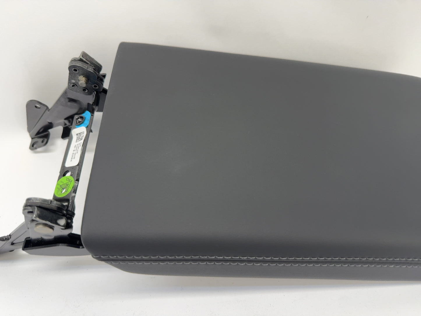 2025-2026 Tesla Model 3 Highland Center Console Armrest 1714422-24-G