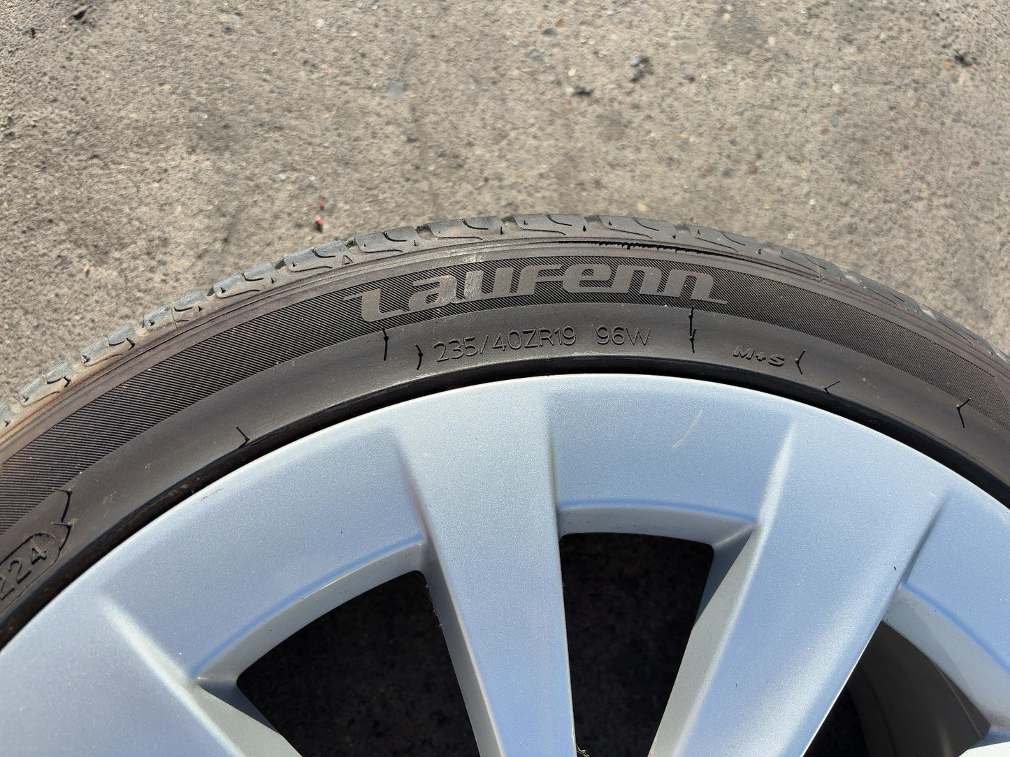 2017-2023 Tesla Model 3 Laufenn - S Fit A/s 235/40r19 Wheel 1234264-00-A
