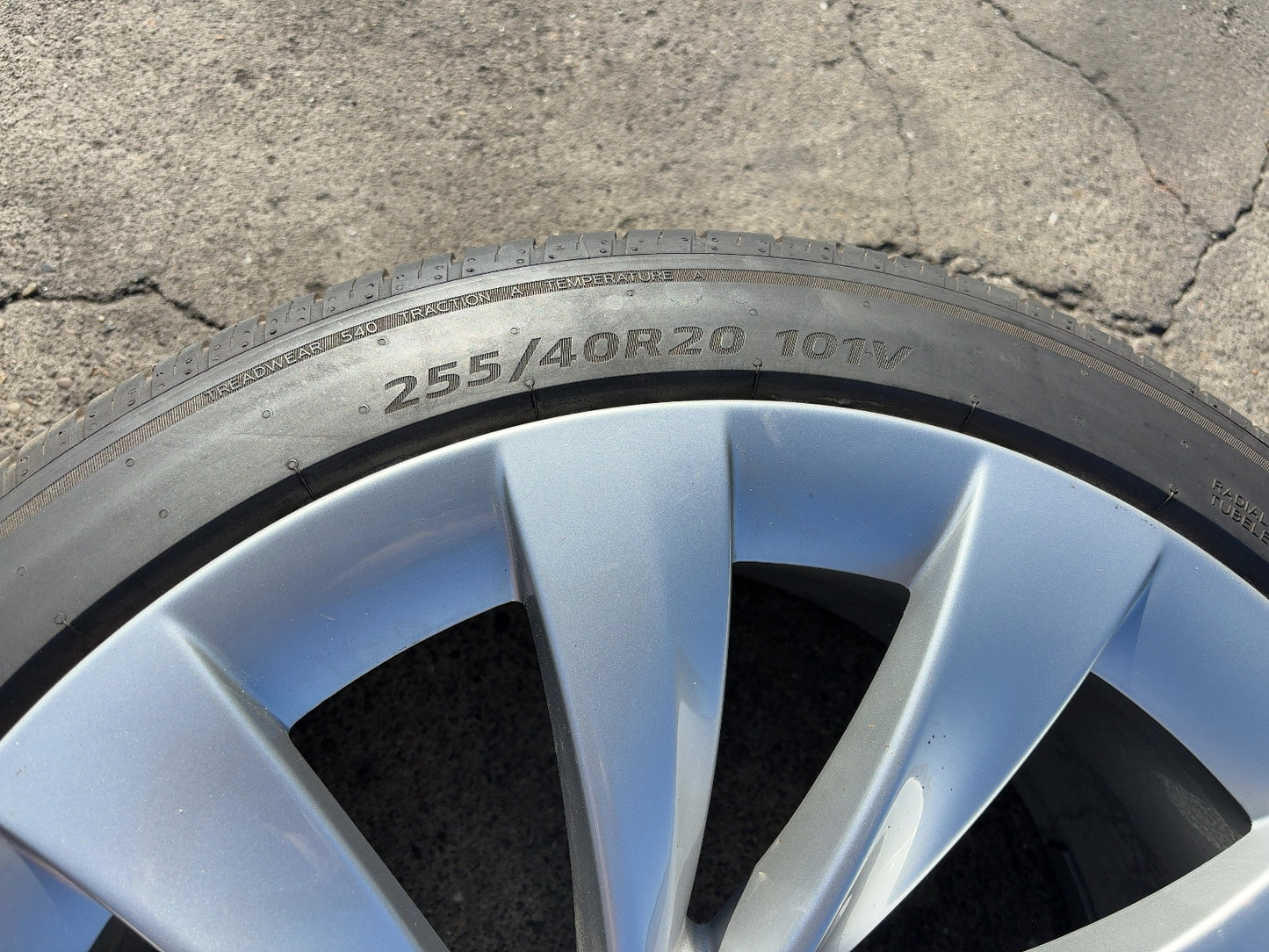 2025 Tesla Model Y Hankook - Ion Evo A/s 255/40r20 Wheel 2188243-00-A