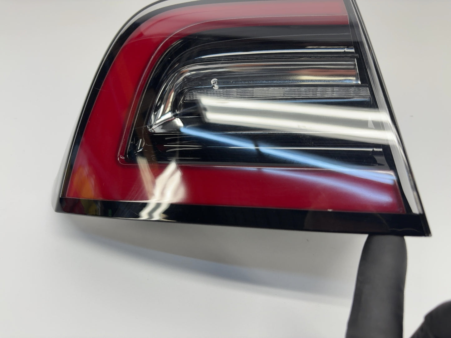 2021-2023 Tesla Model 3 Tail Lamp Rear Bodyside Left 1077397-00-H