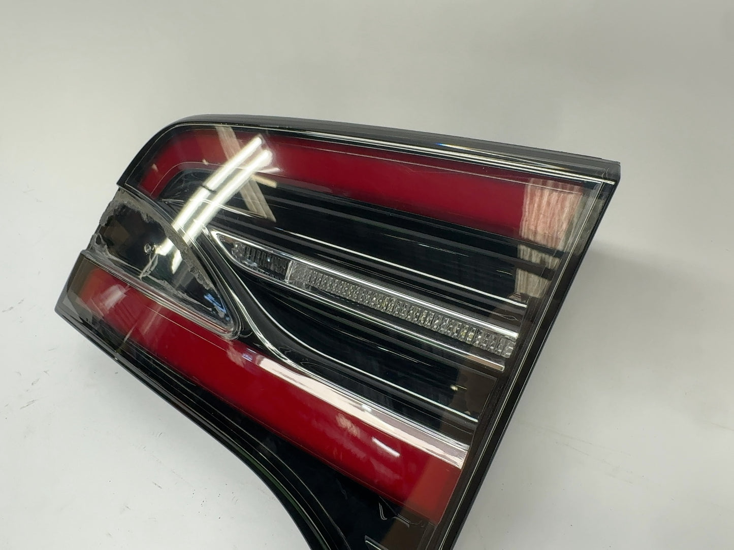 2018 Tesla Model X Tail Lamp Liftgate Right 1034337-00-B