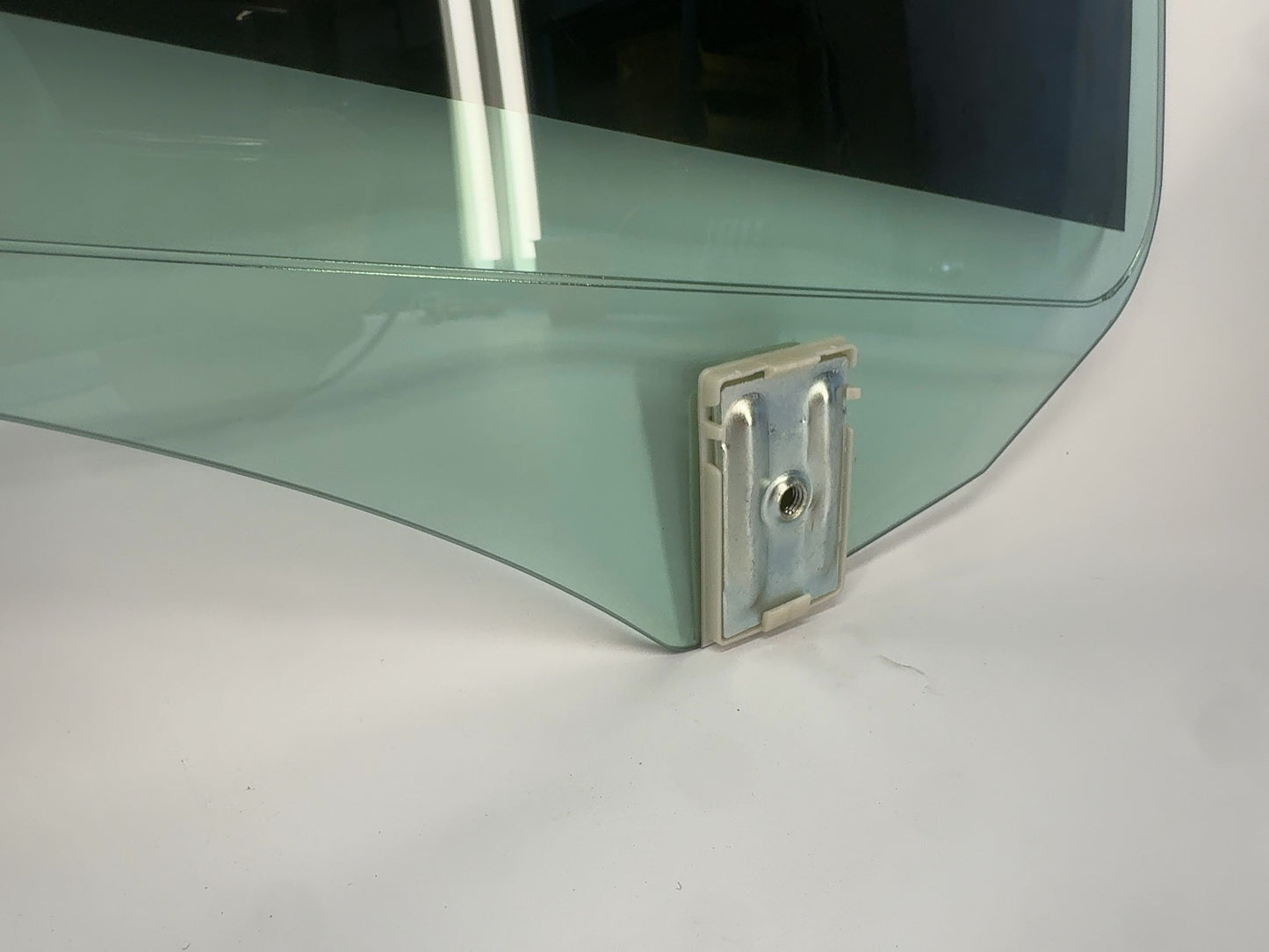 2024-2026 Tesla Model 3 Highland Front Right Door Glass Laminated Note 1773076-00-D