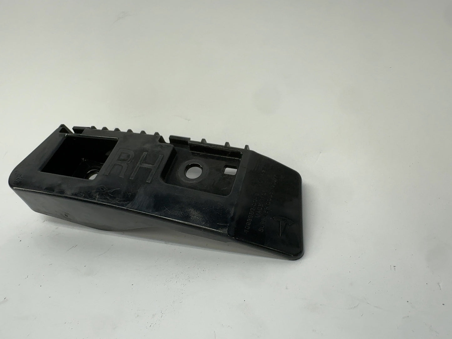 2018 Tesla Model 3 Bracket Tail Lamp Right 1083993-00-D