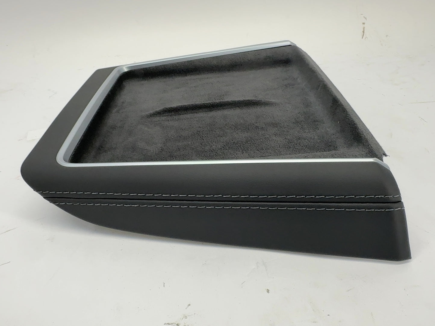 2024-2026 Tesla Model Y Juniper Wireless Charging Module & Pad 1761810-00-D