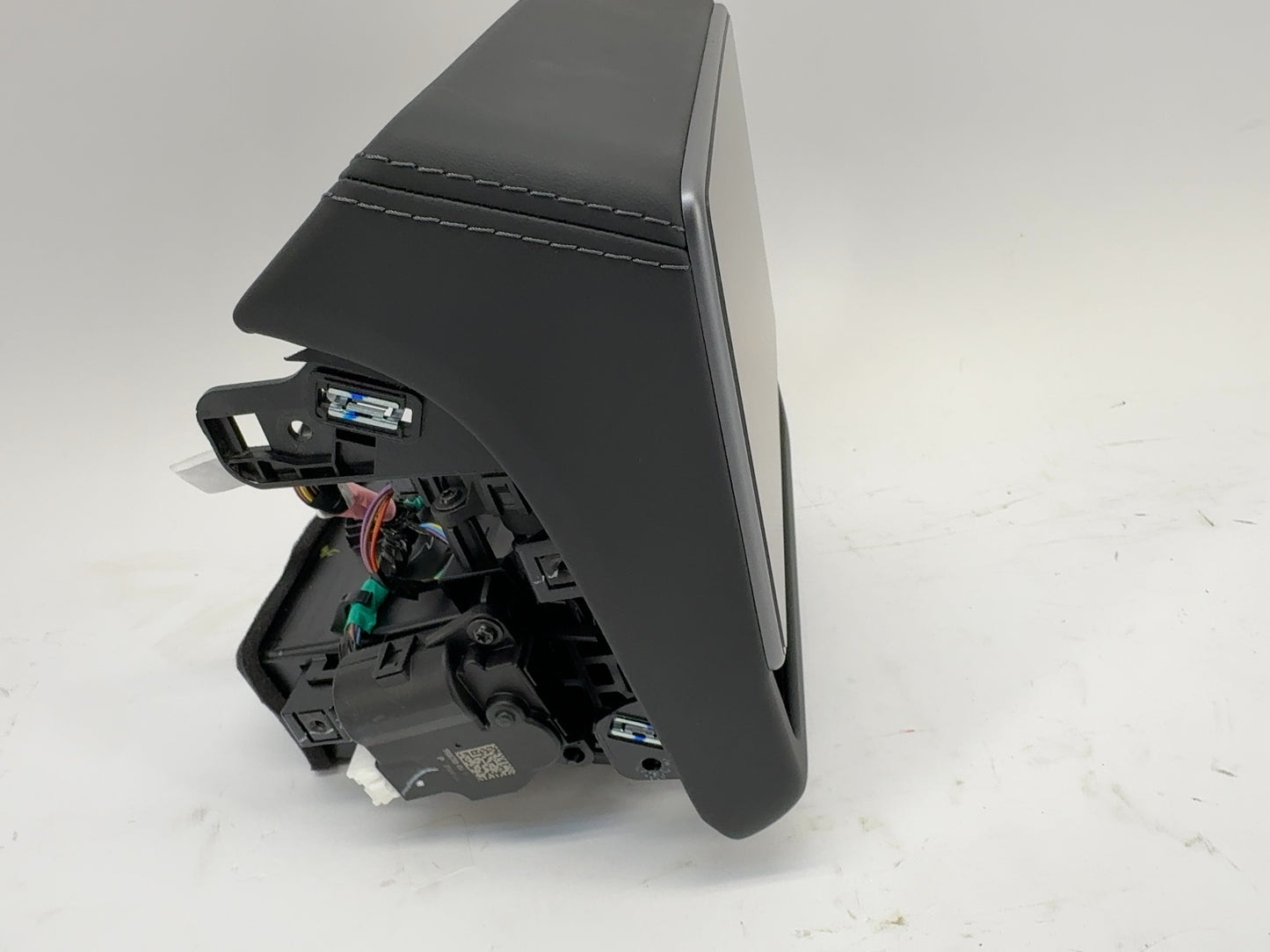 2024-2026 Tesla Model Y Juniper Rear Display 1875931-00-D