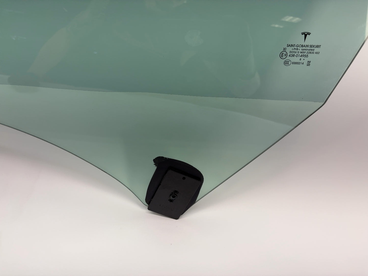 2021 Tesla Model 3 Front Left Door Glass Laminated Note 1568570-00-B