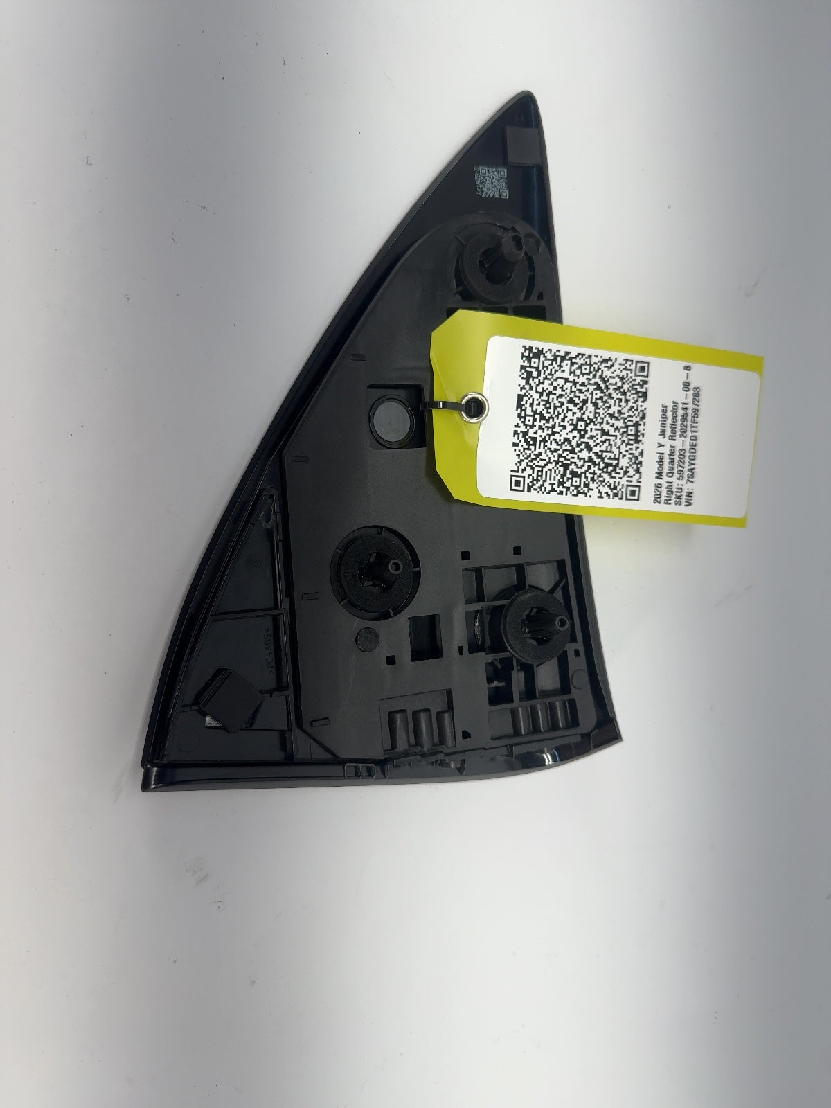 2026 Tesla Model Y Juniper Right Quarter Reflector 2029541-00-B