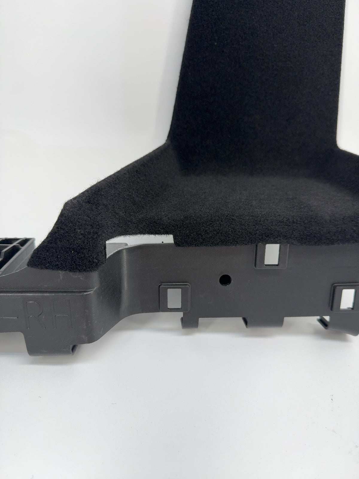 2026 Tesla Model Y Juniper Right Pocket Bracket 1935959-50-E