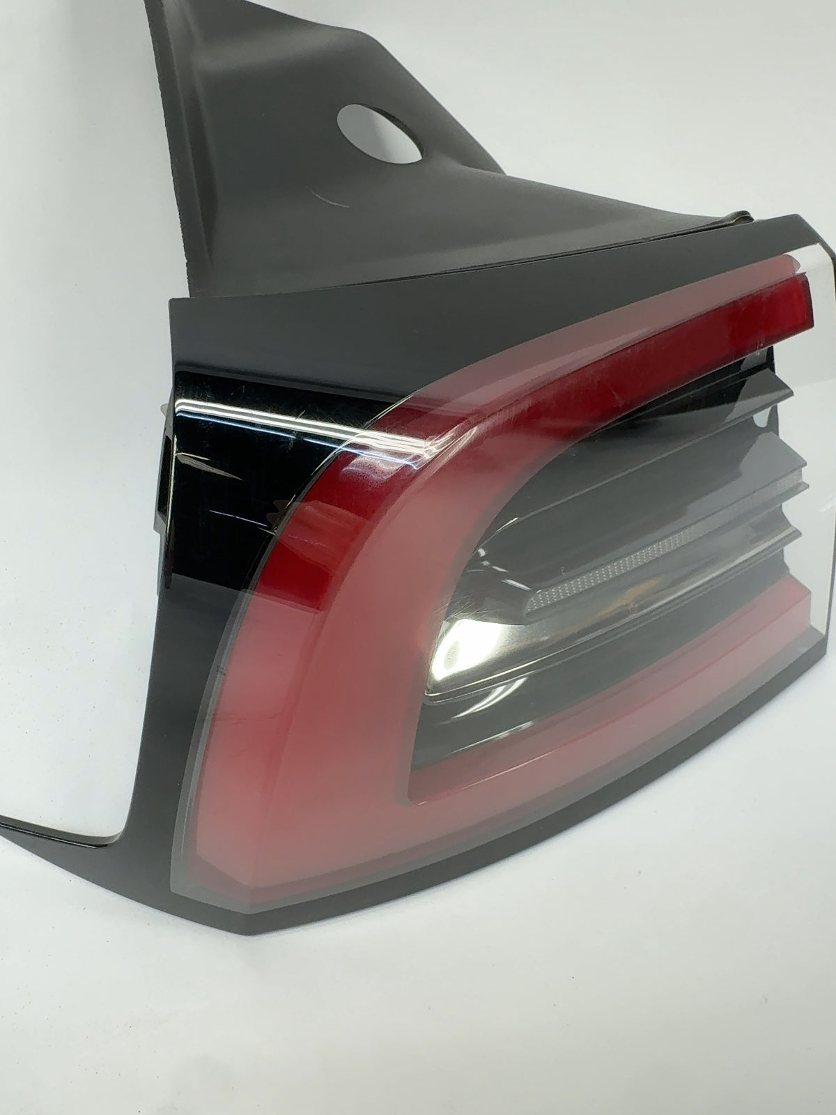 2021-2025 Tesla Model 3 Left Tail Lamp Quarter Mounted Global 1502086-00-D