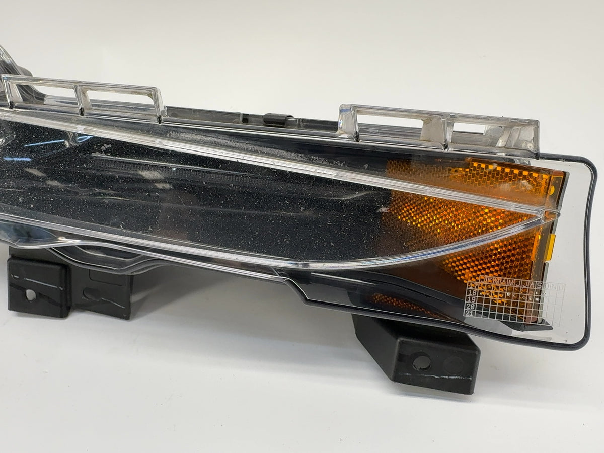 2018 Tesla Model 3 Right Passenger Fog Lamp 1077392-00-D