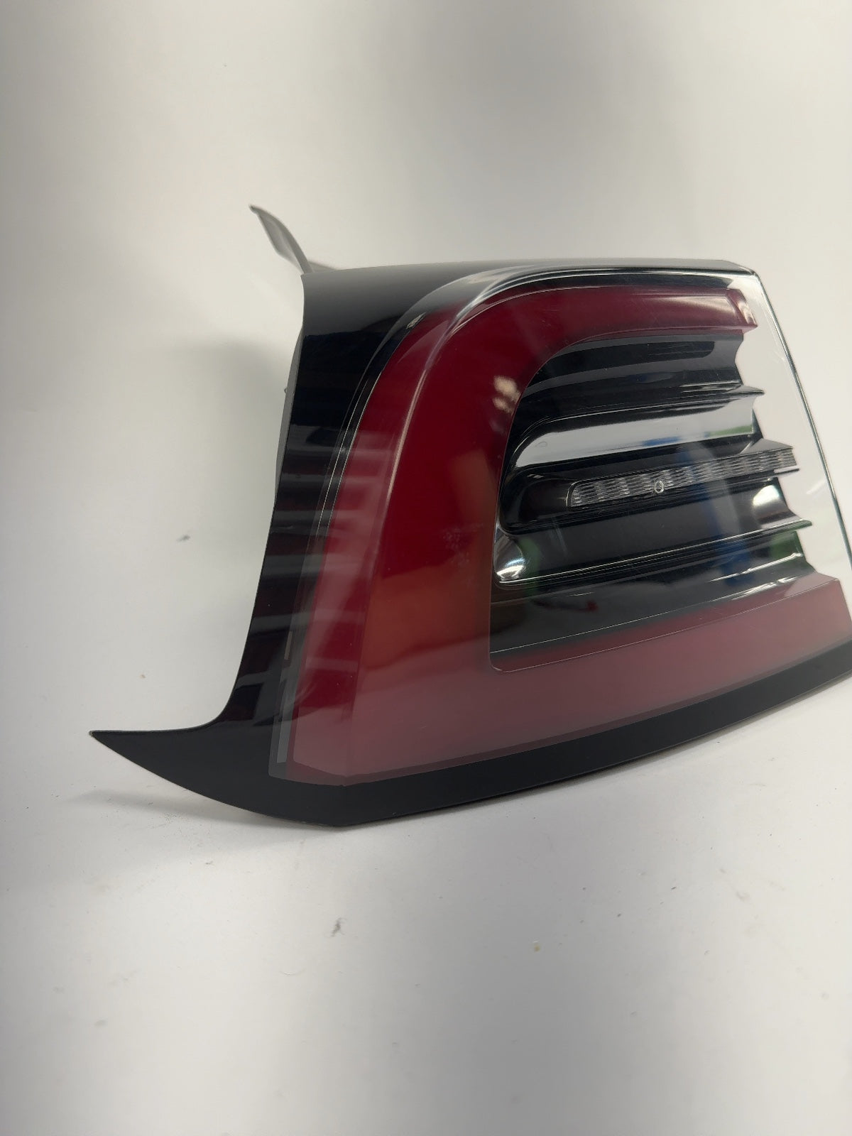 2019-2021 Tesla Model 3 Tail Lamp Rear Bodyside Left 1077397-00-G