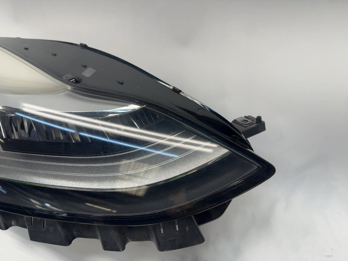 2018-2019 Tesla Model 3 Right Headlamp 1077372-10-I
