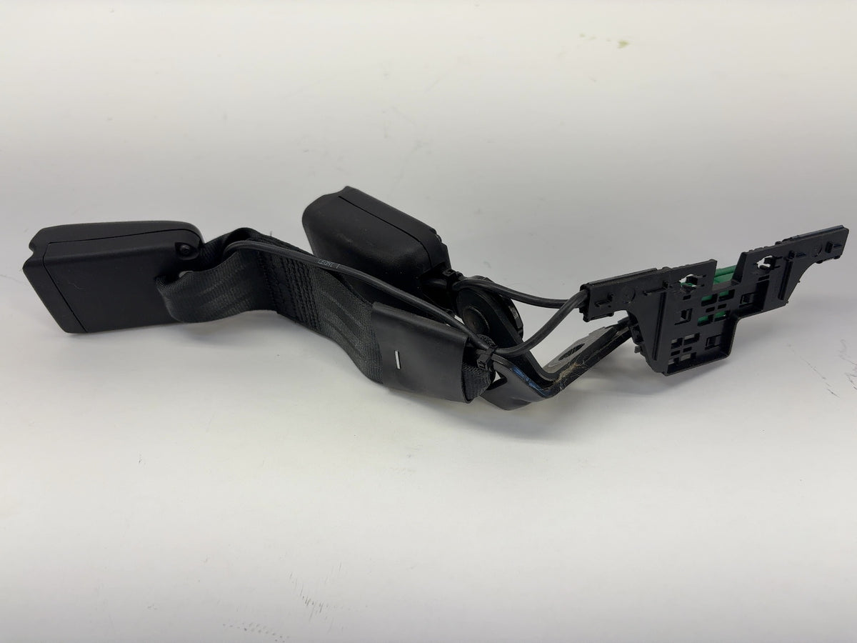 2018 Tesla Model 3 Second Row Seat Belt Buckle Center 1085942-01-E