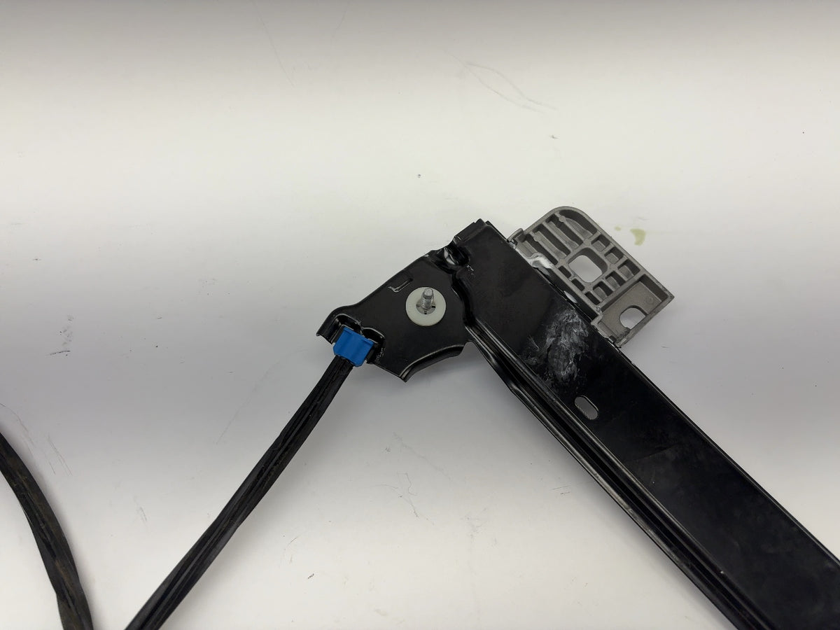2018 Tesla Model 3 Front Left Window Regulator 1096620-00-H