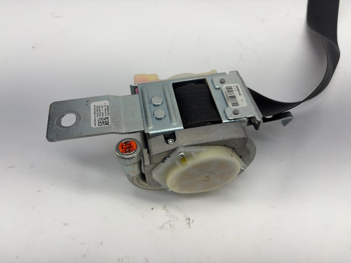 2015 Tesla Model S Front Left Seatbelt With Pretensioner 1019468-02-C