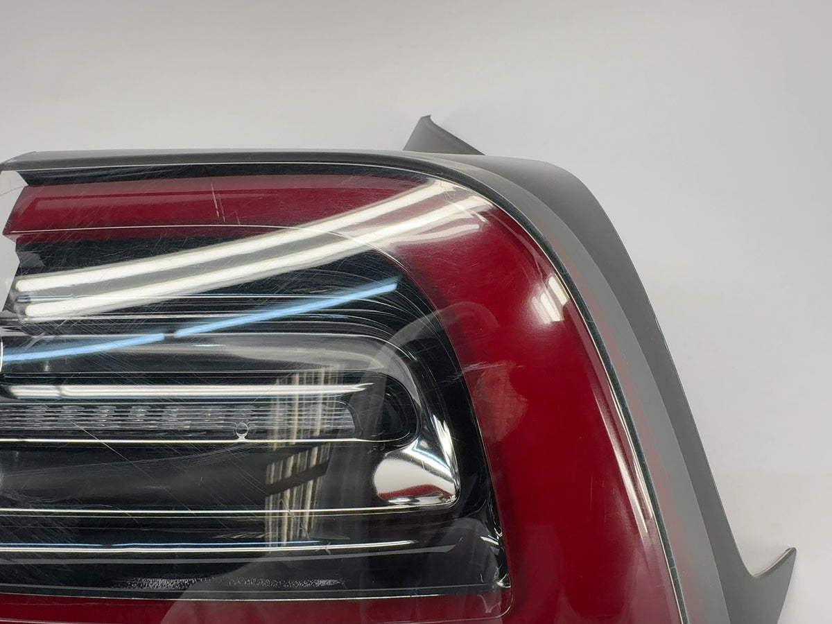 2018-2021 Tesla Model 3 Tail Lamp Rear Bodyside Right 1077398-00-F