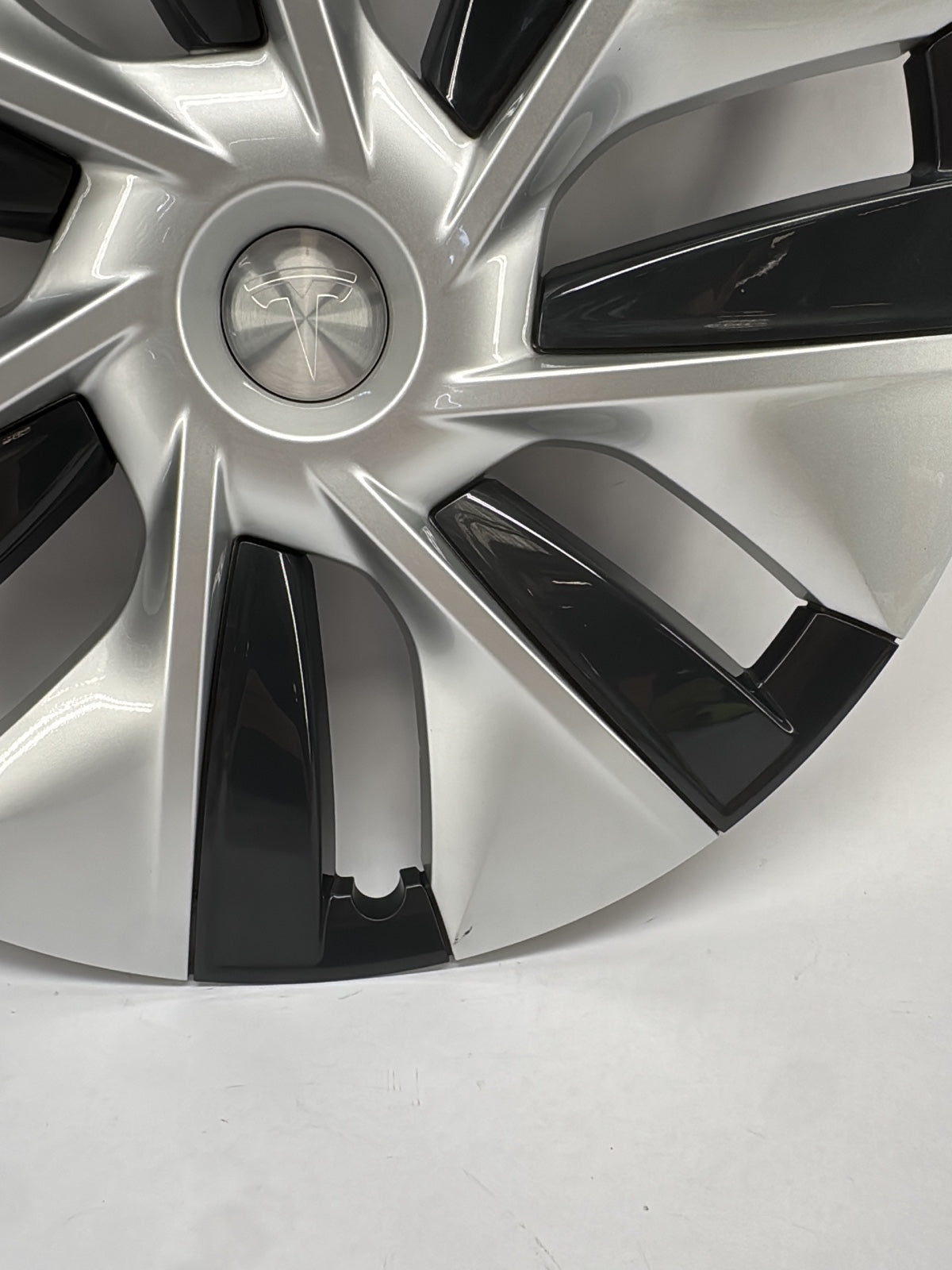 2021 Tesla Model Y Wheel Cover 19 Inch Gemini Silver 1044235-00-B