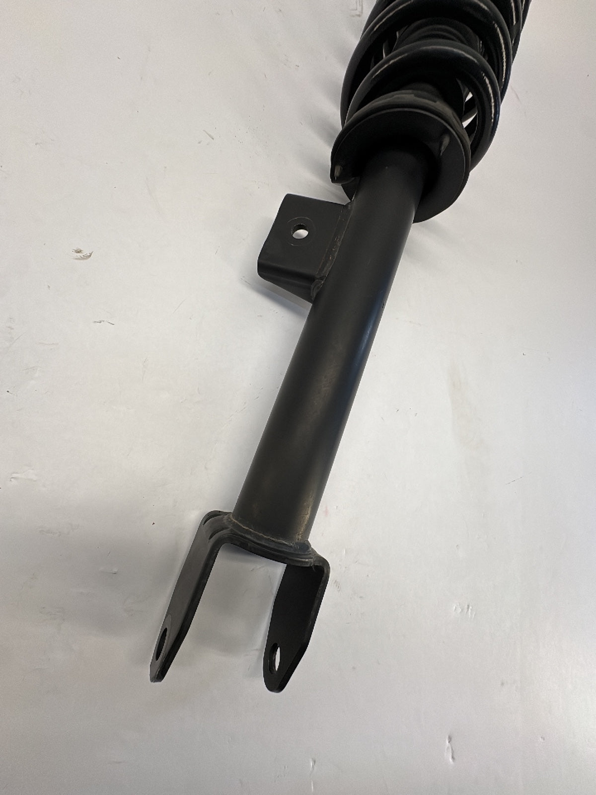 2021 Tesla Model Y Front Left Strut Absorber 1188364-00-B