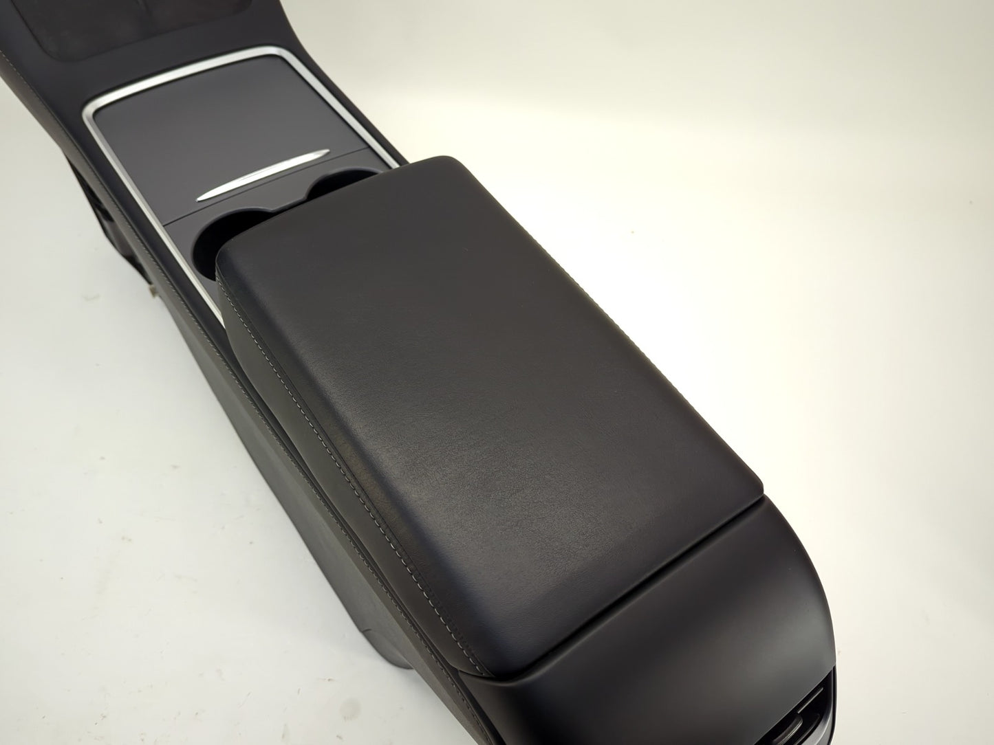 2022-2023 Tesla Model 3 Center Console 2.0 1755503-70-C