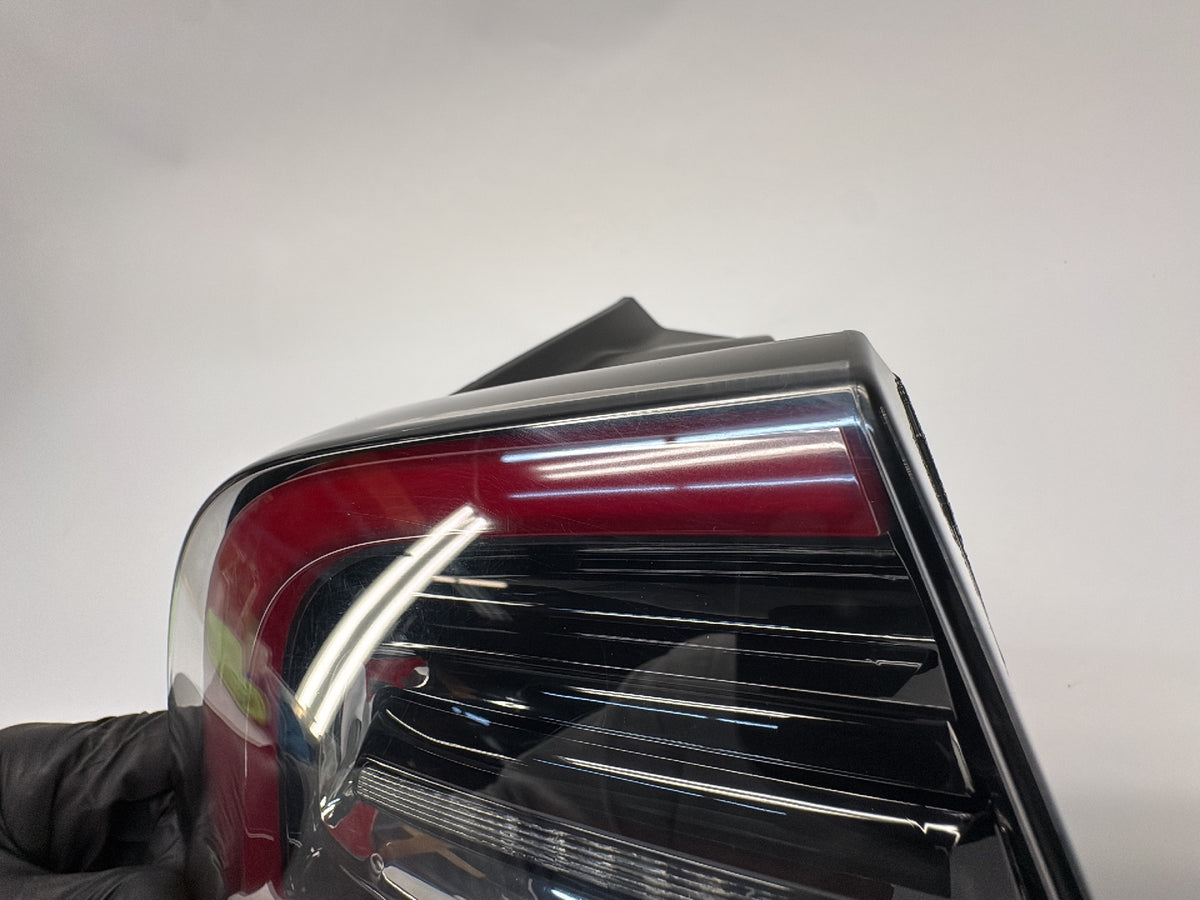 2020-2023 Tesla Model 3 Tail Lamp Rear Bodyside Left 1077397-00-H