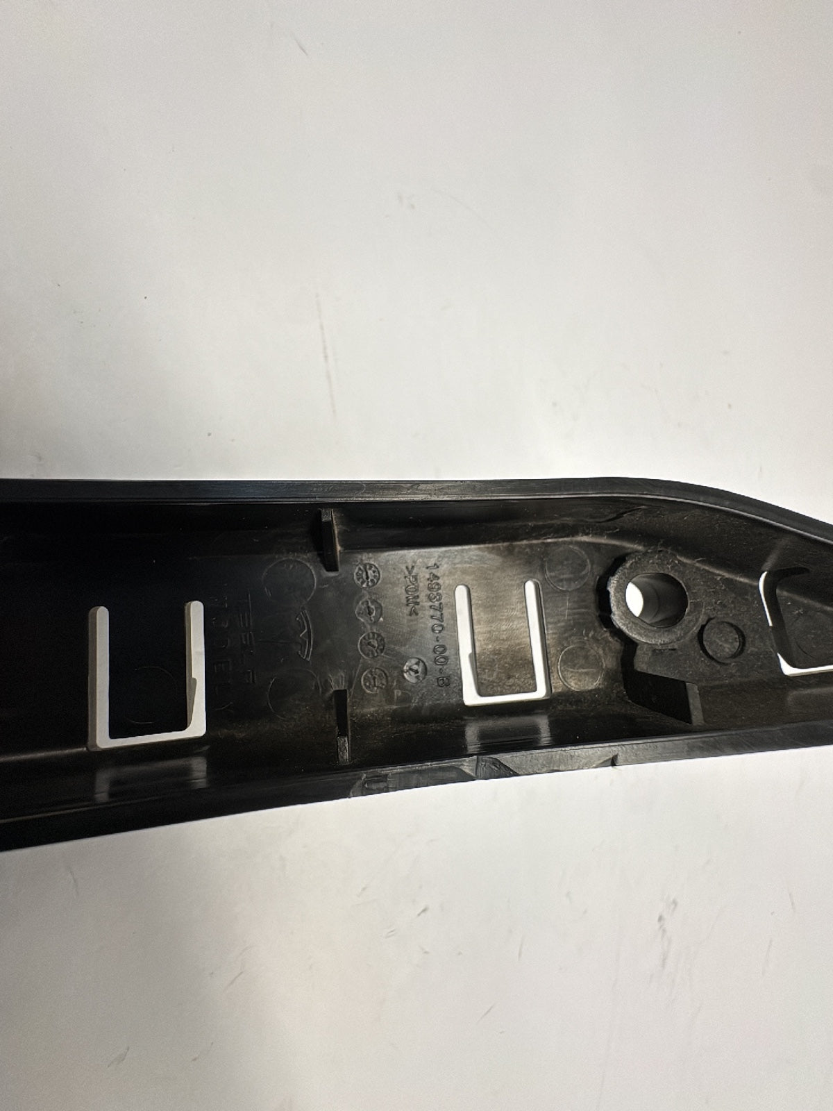 2021 Tesla Model Y Front Left Fender Bracket 1493770-00-B