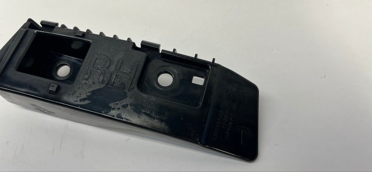 2022 Tesla Model 3 Bracket Tail Lamp Right 1083993-00-E